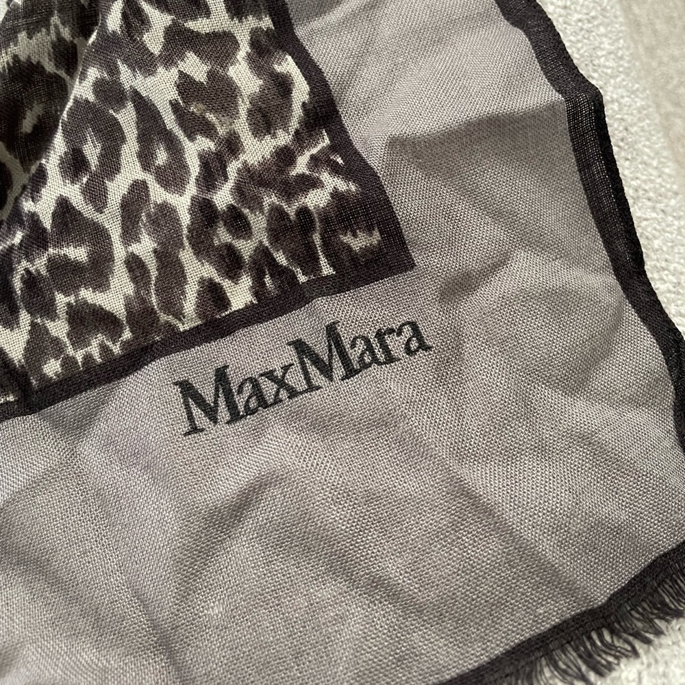 Maxmara scarf